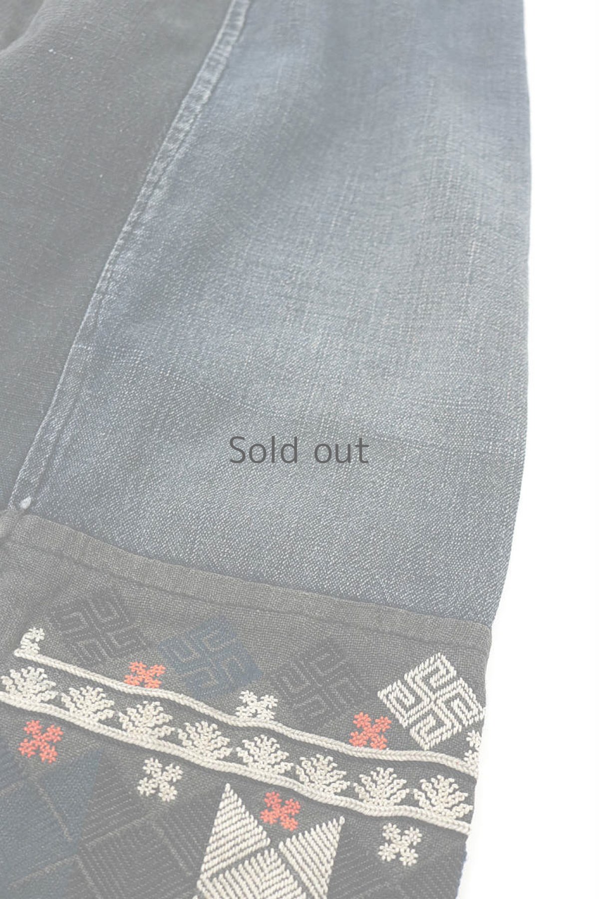 画像6: 【ベトナム】ビンテージ　インディゴコットン　刺繍入りワイドパンツ（赤ザオ族） (6)