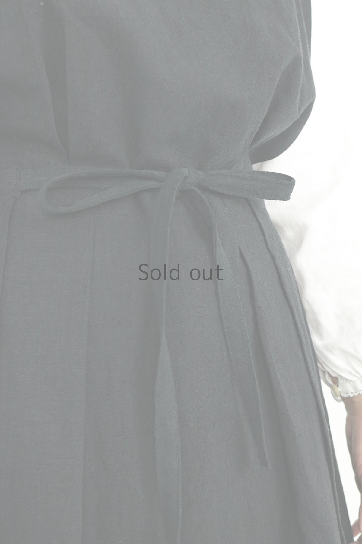 画像7: 【ササキチホ】アンティークリネン×染め　メディカルラップドレス（黒） (7)