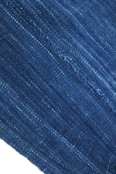 画像7: 【西アフリカ】手織り藍染め綿　大判ショール（濃い藍色） (7)