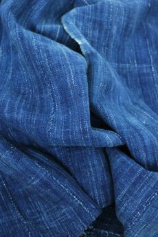 画像9: 【西アフリカ】手織り藍染め綿　大判ショール（濃い藍色） (9)
