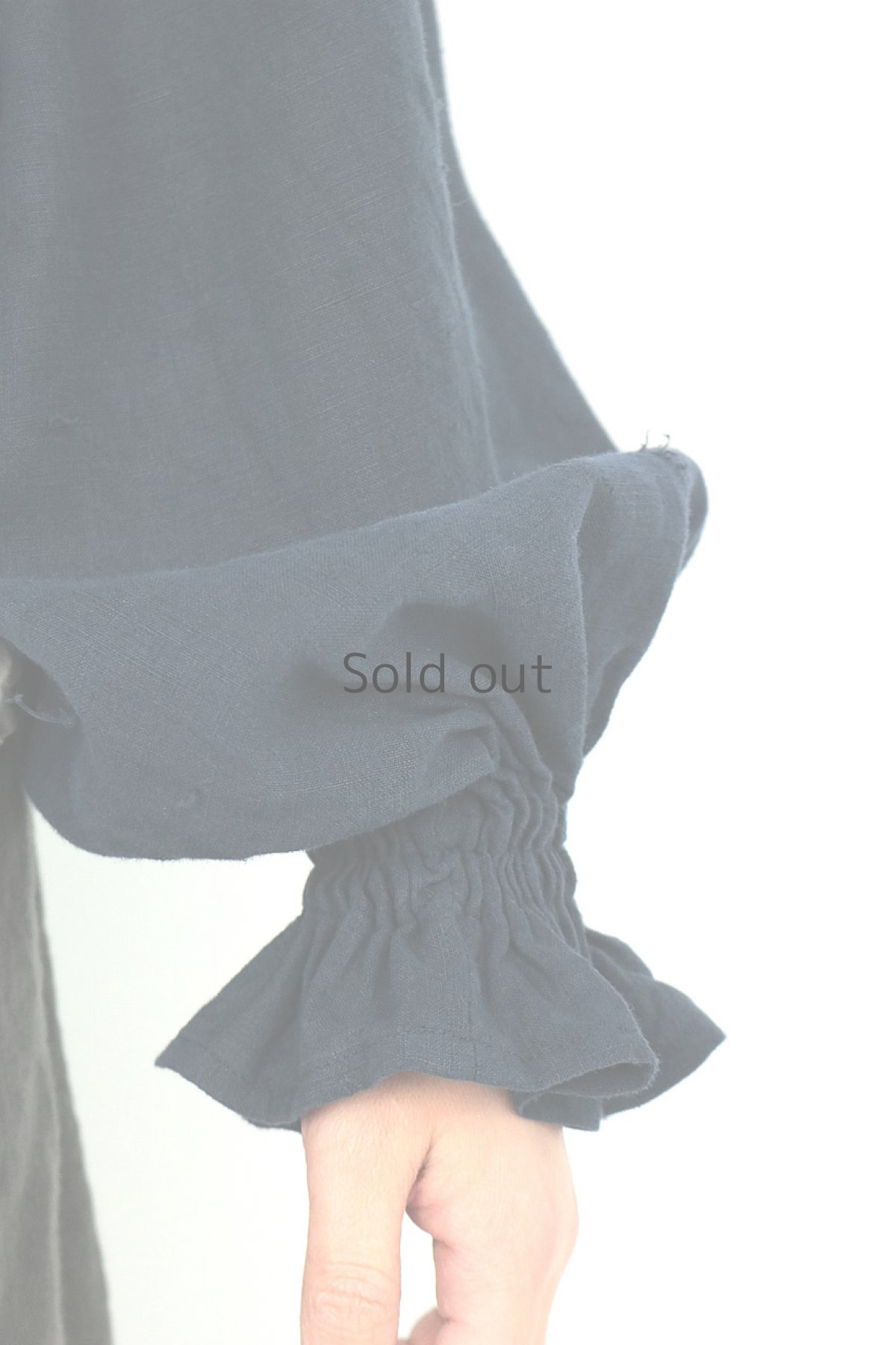 画像8: 【ササキチホ】アンティークリネン×染め　ボリュームパフスリーブブラウス（紺色) (8)