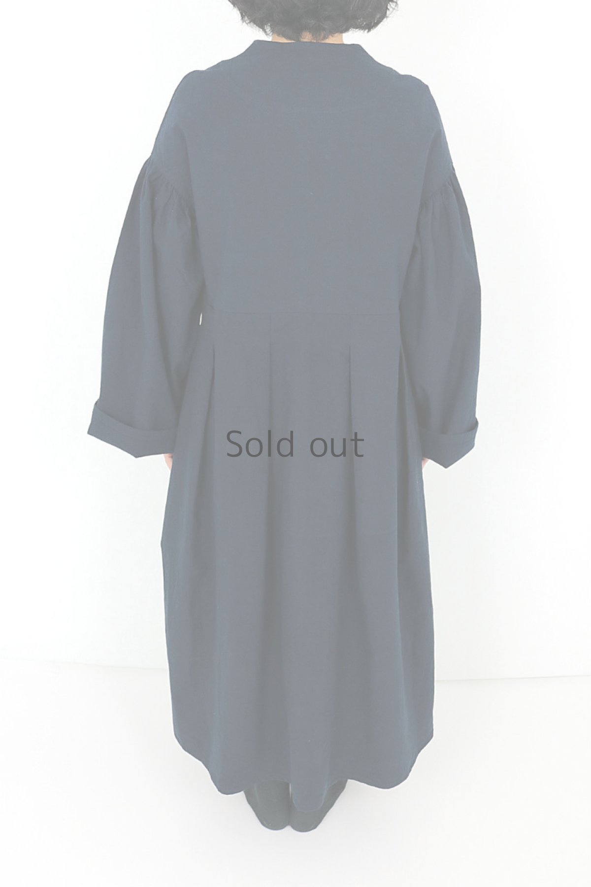 画像4: 【ササキチホ】アンティークリネン×染め　モンゴリアンオーバーワンピース（紺色） (4)