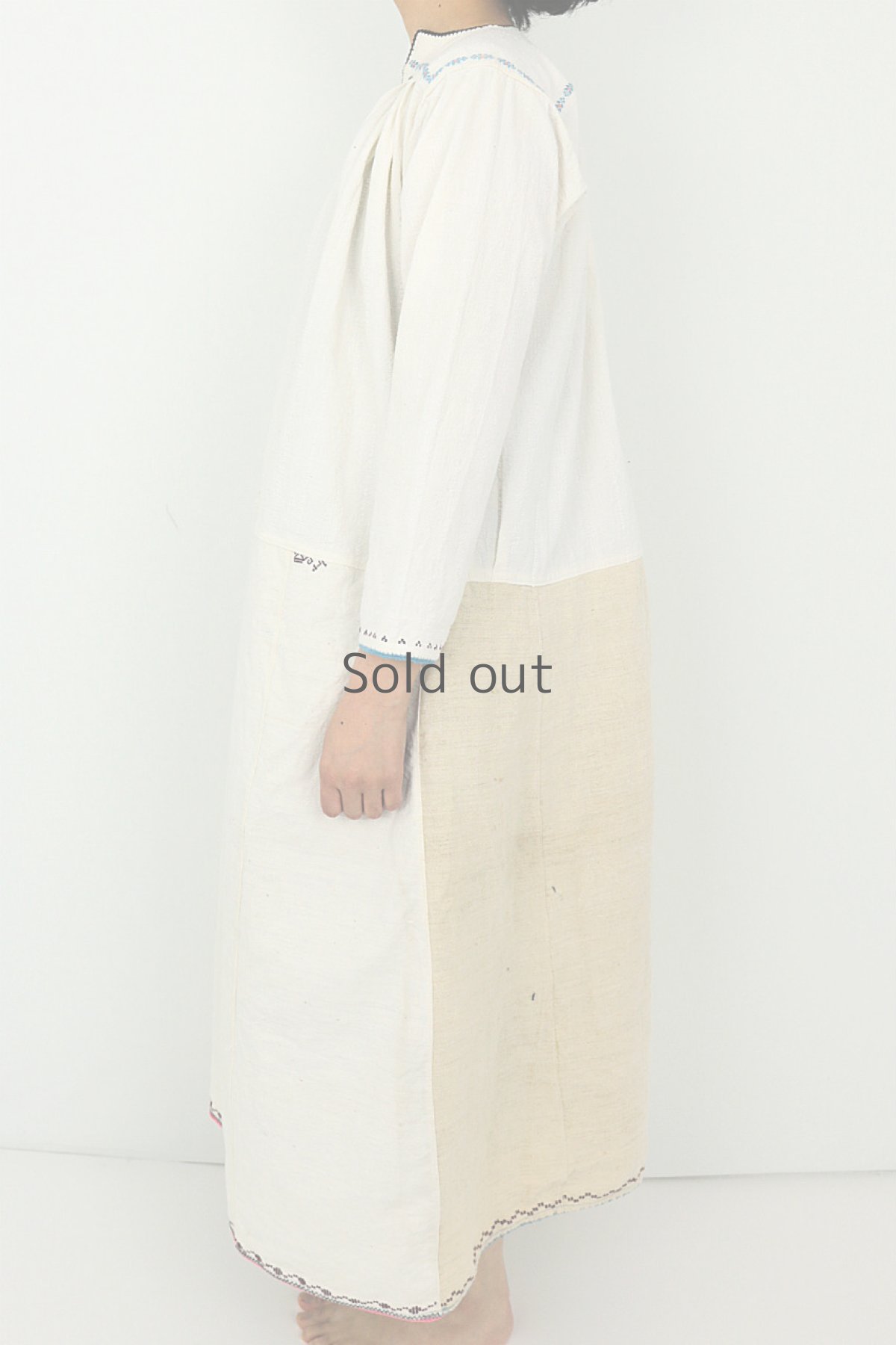 画像3: 【ブルガリア】アンティークコットンリネン　刺繍ワンピース（２トーン） (3)