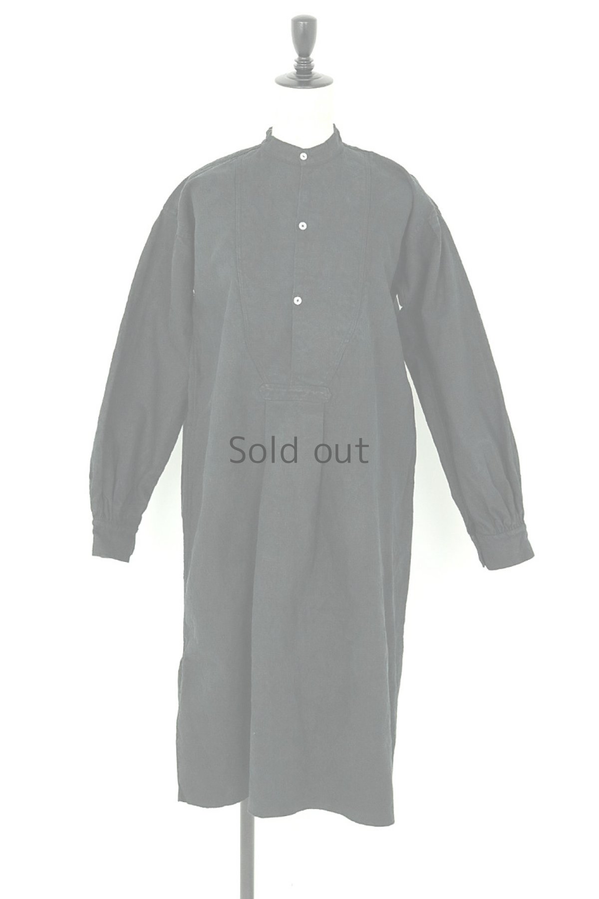 画像2: 【ドイツ】アンティークリネン×染　スモックワンピース（黒色) (2)