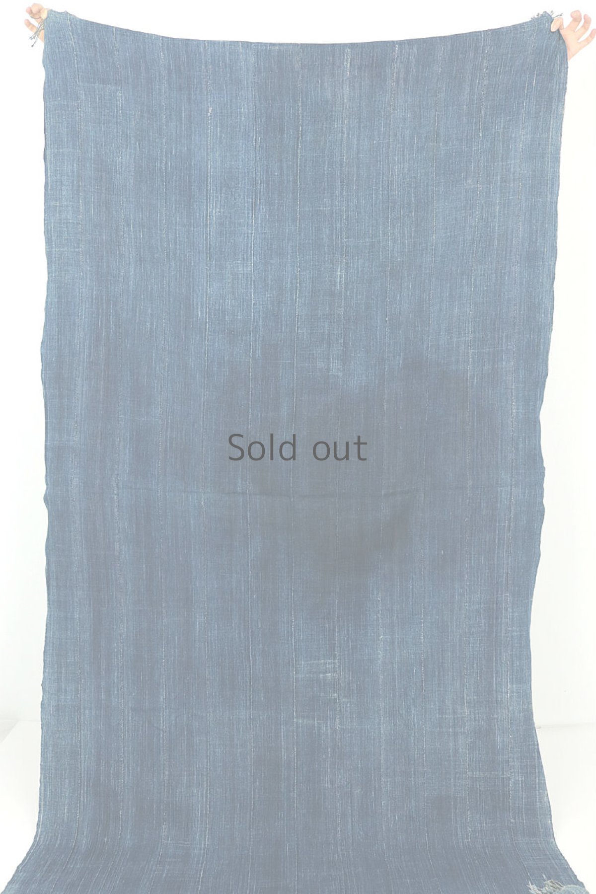 画像10: 【西アフリカ】手織り藍染め綿　大判ショール（生地薄め/濃藍色） (10)