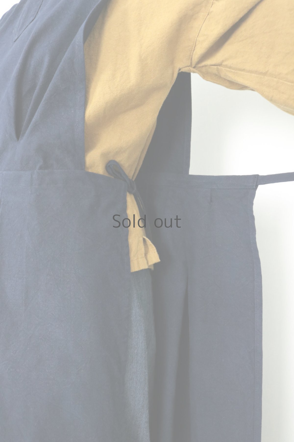 画像7: 【ササキチホ】アンティークリネン×染め　メディカルラップドレス（紺） (7)