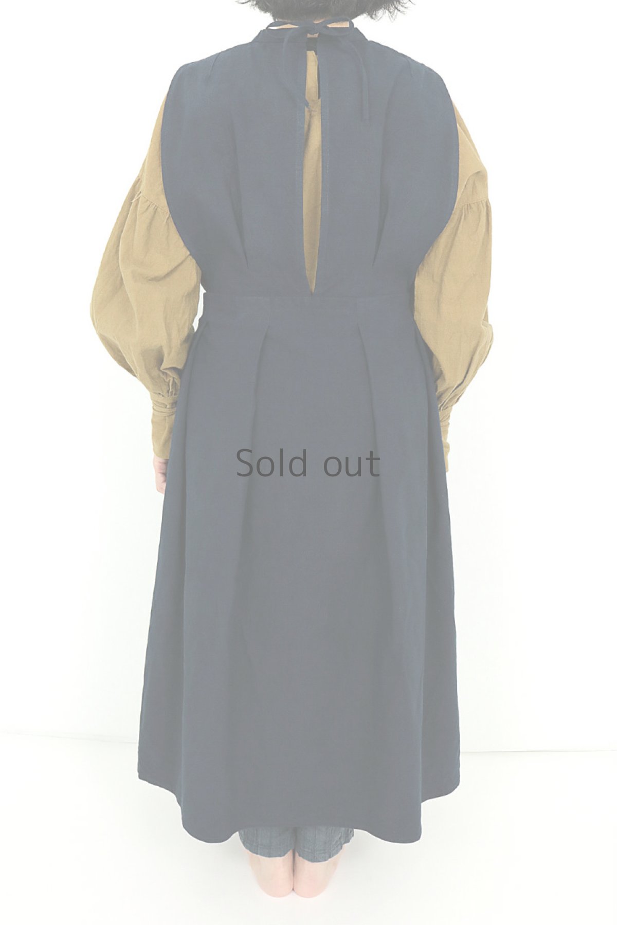 画像4: 【ササキチホ】アンティークリネン×染め　メディカルラップドレス（紺） (4)