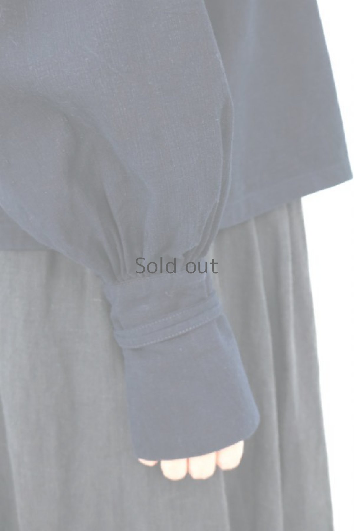 画像9: 【ササキチホ】アンティークリネン×染　バルーン袖ロングカフスブラウス（紺色） (9)