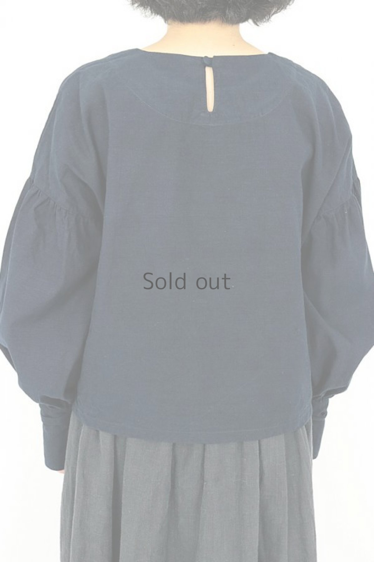 画像4: 【ササキチホ】アンティークリネン×染　バルーン袖ロングカフスブラウス（紺色） (4)