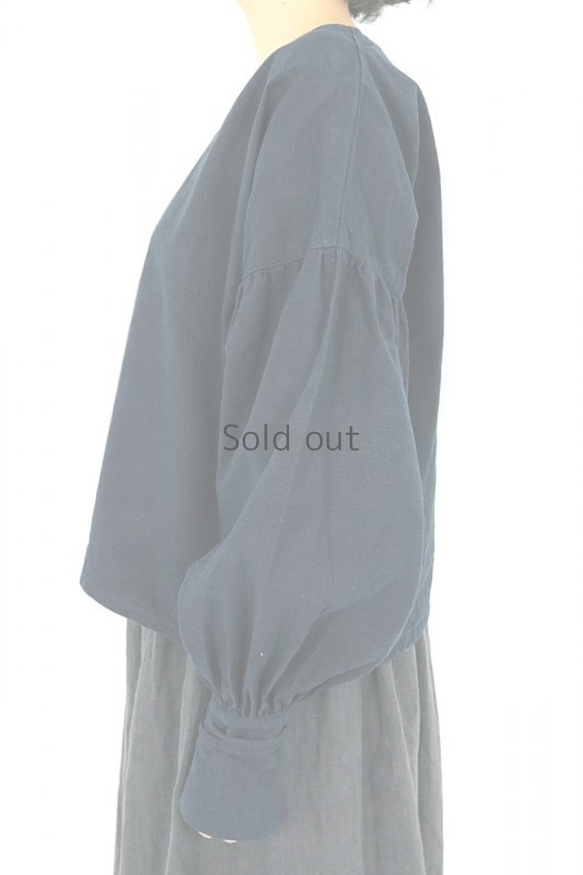 画像3: 【ササキチホ】アンティークリネン×染　バルーン袖ロングカフスブラウス（紺色） (3)