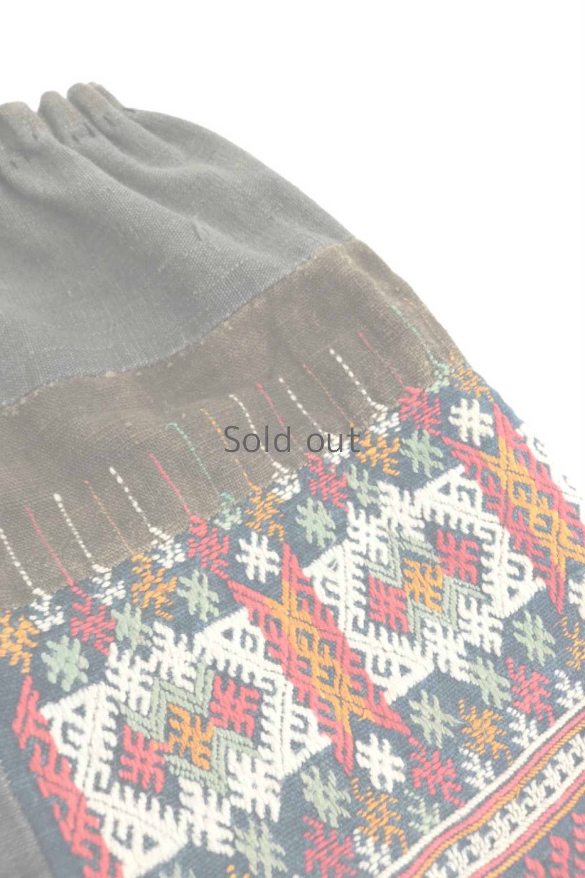 画像9: 【ベトナム】ビンテージ　グレーコットン　刺繍入りパンツ（赤ザオ族） (9)