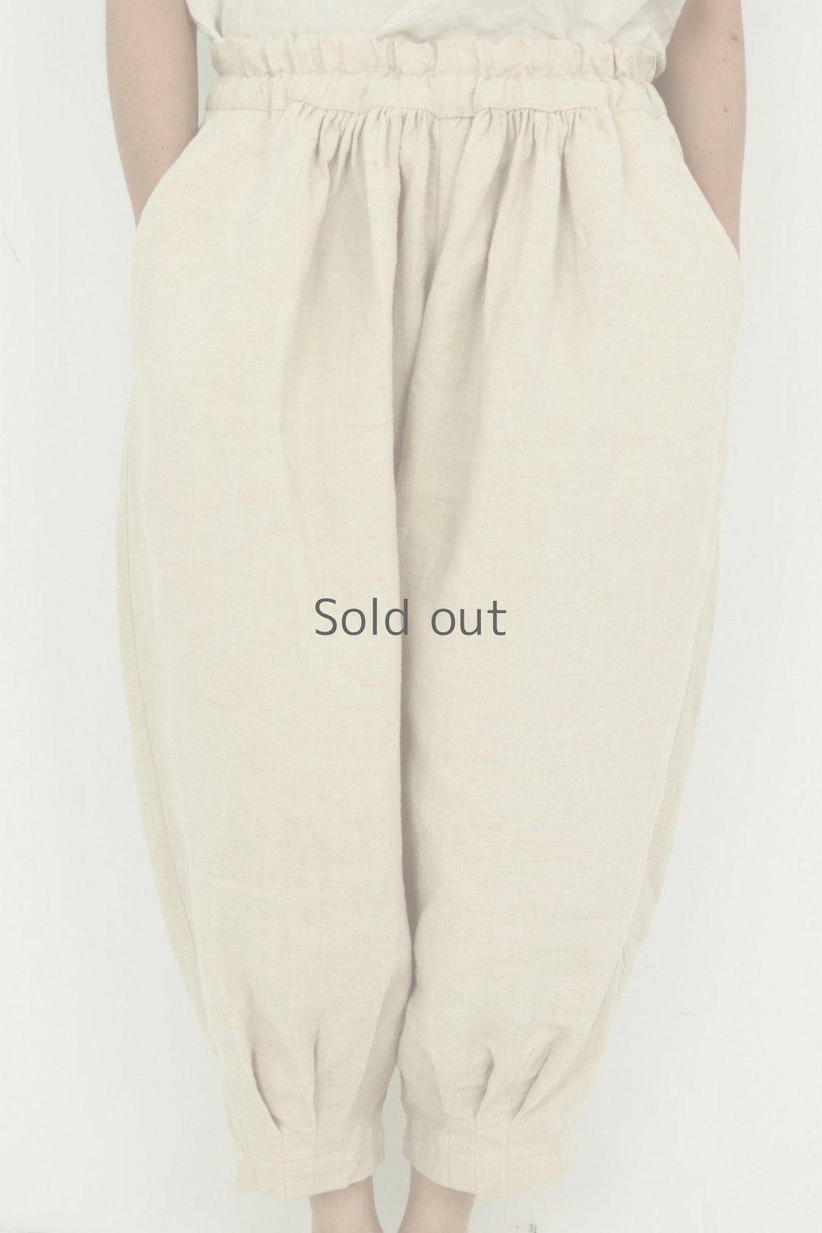 画像2: 【ササキチホ】アンティークリネン　裾タック　バレルパンツ（生成り） (2)