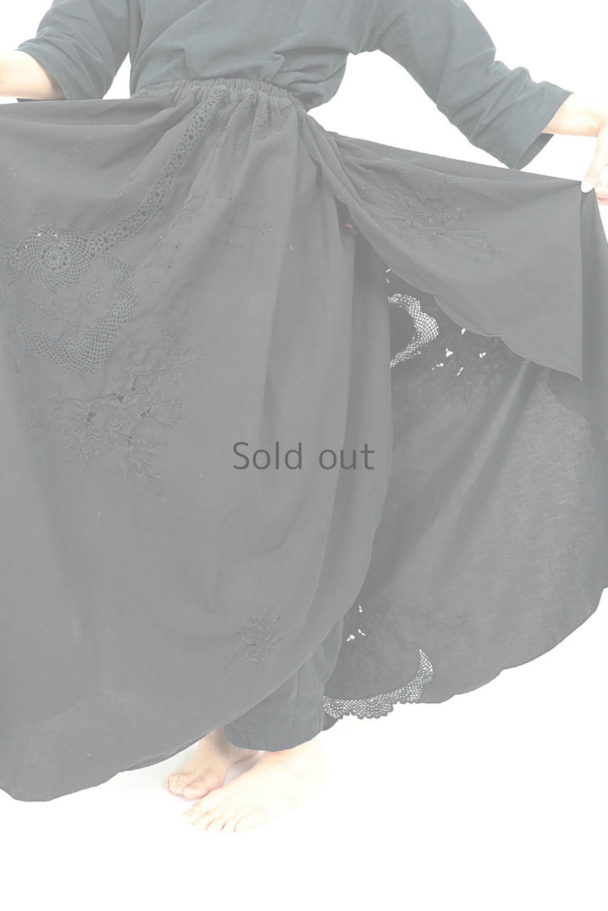 画像10: 【ササキチホ】アンティークレース×リメイク ボリュームロングスカート（黒） (10)