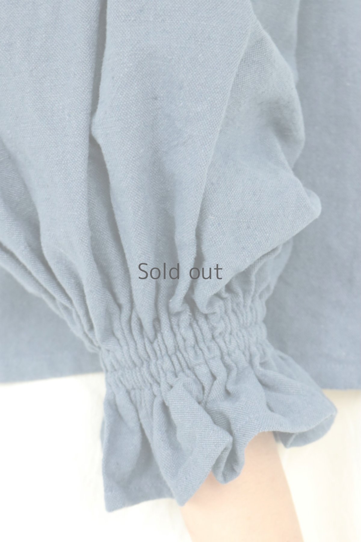 画像8: 【ササキチホ】アンティークリネン×染め　ピエロ袖　前開きブラウス（ブルーグレー） (8)