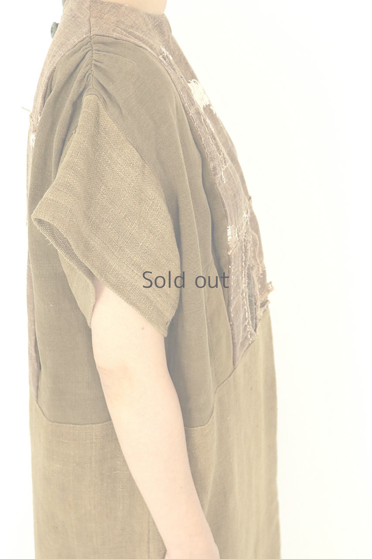 画像10: 【ササキチホ】アンティークリネン×酒袋古布　カタヒダ　四角ワンピース（カーキ） (10)