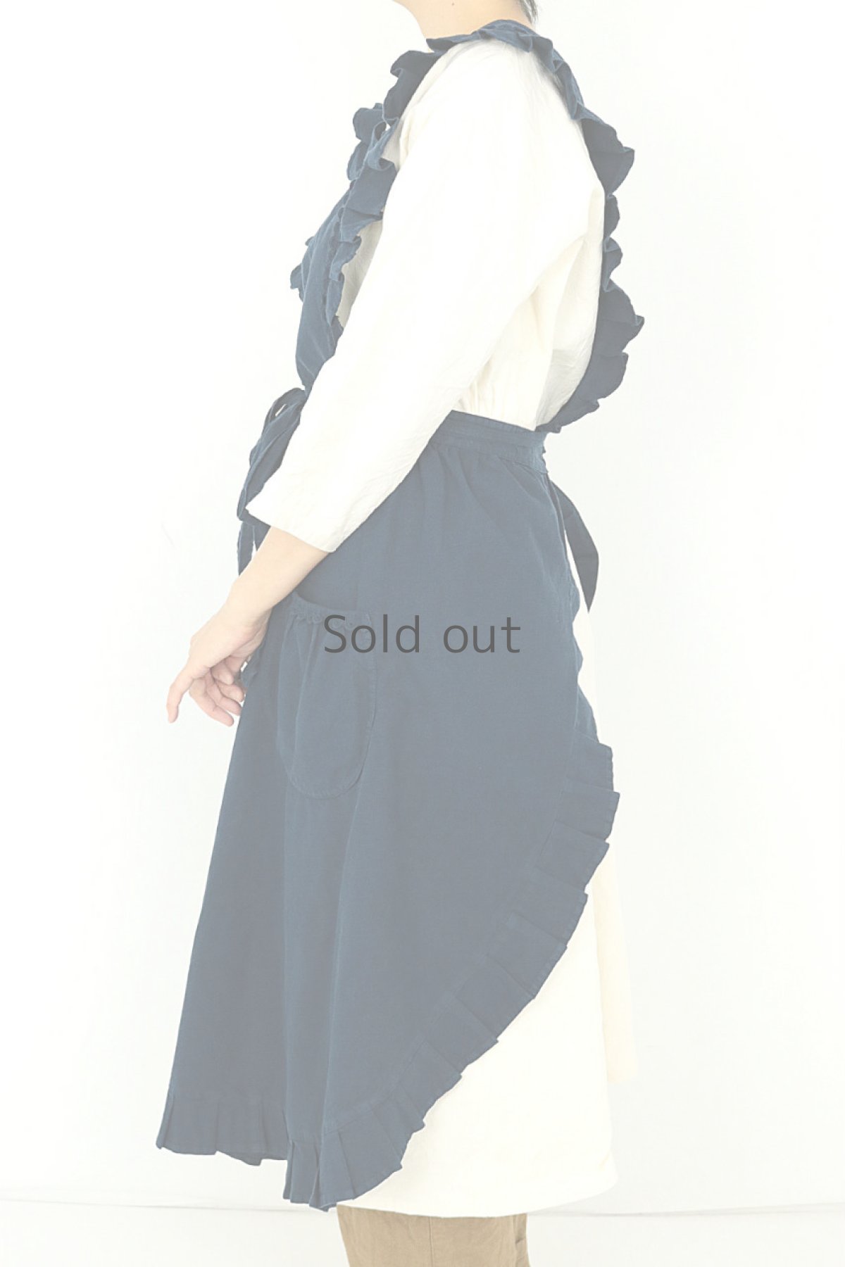 画像3: 【ドイツ】アンティークコットン×染め 　フリルロングエプロン（紺色） (3)