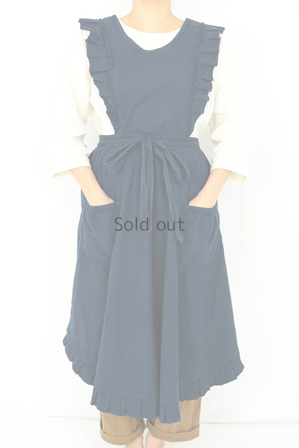 画像2: 【ドイツ】アンティークコットン×染め 　フリルロングエプロン（紺色） (2)