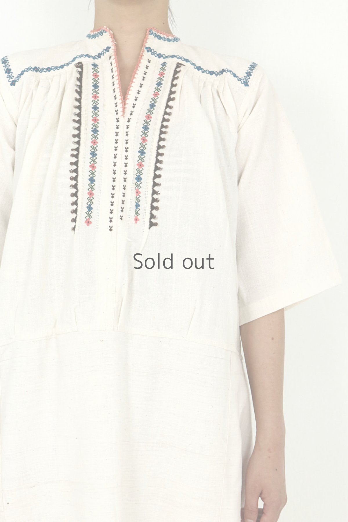 画像5: 【ブルガリア】アンティークコットンリネン　刺繍　半袖ワンピース (5)