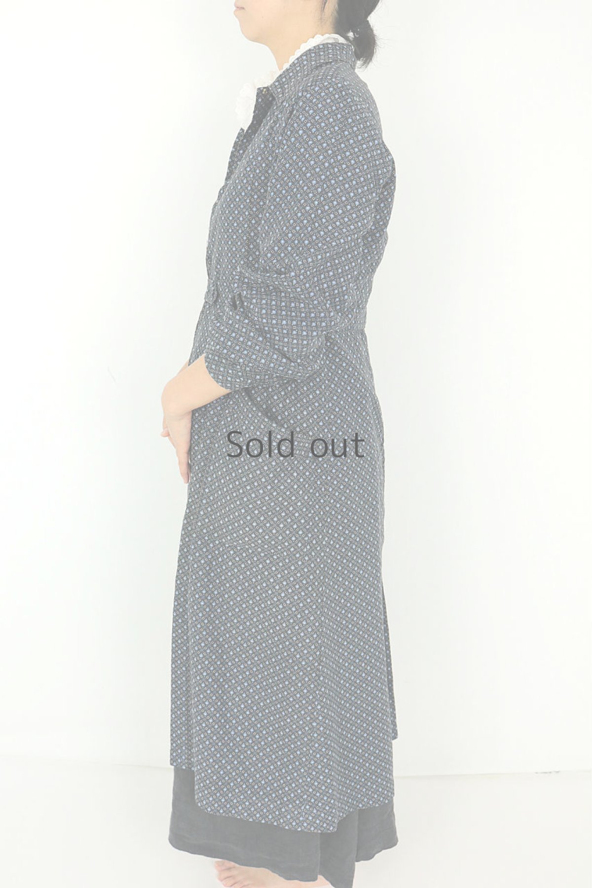 画像3: 【フランス】1950年代頃のブラックワークコート（青の小花柄） (3)