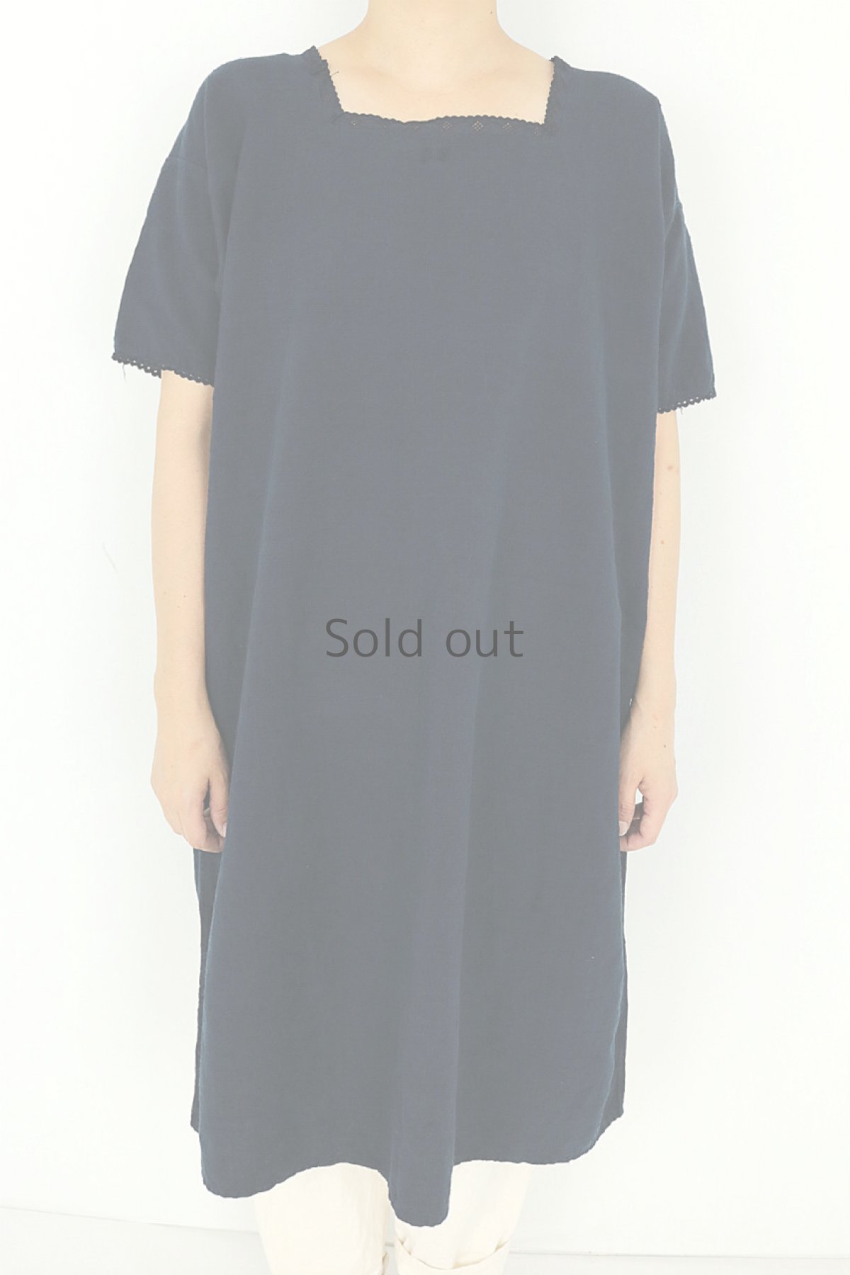 画像2: 【ドイツ】アンティークリネン×染　スクエアネックワンピース（紺） (2)