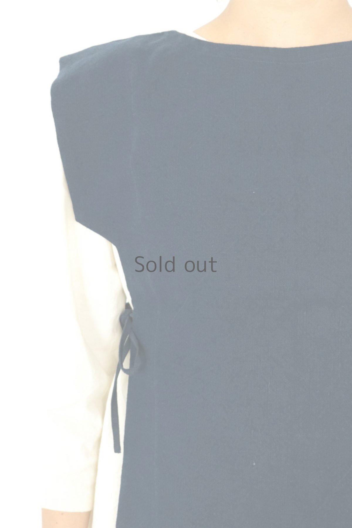 画像6: 【ササキチホ】アンティークリネン×染め　サイドひも　ノースリーブブラウス（T型/紺） (6)