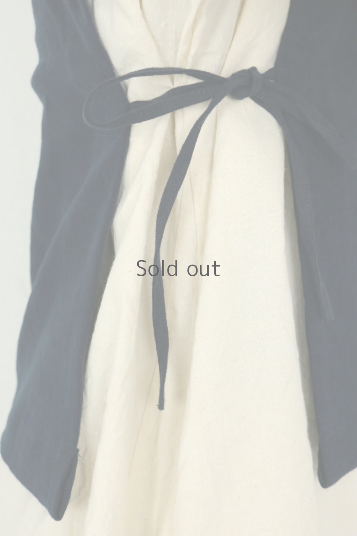 画像7: 【ササキチホ】アンティークリネン×染め　サイドひも　ノースリーブブラウス（T型/紺） (7)