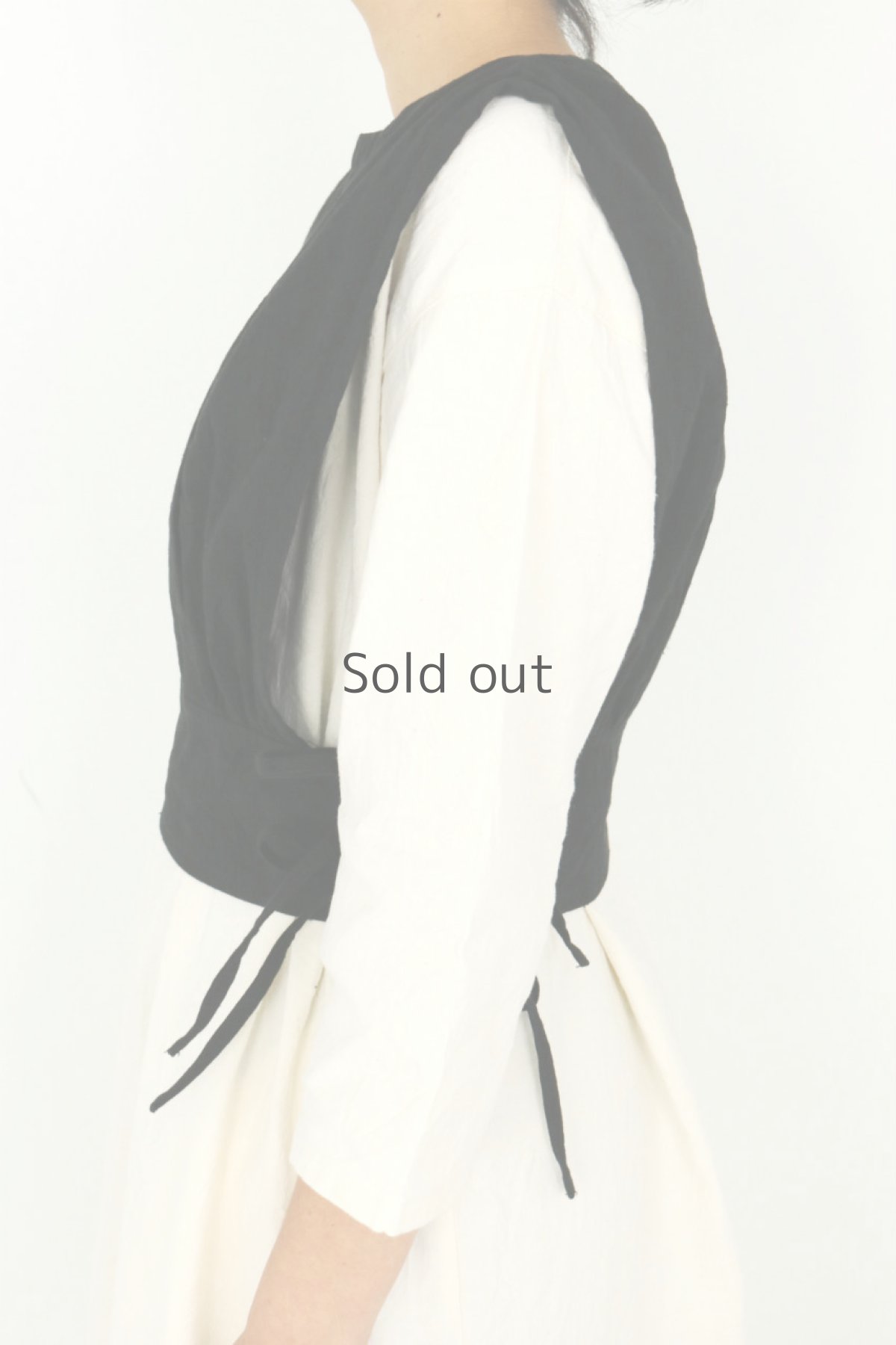 画像3: 【ササキチホ】アンティークリネン×染め　タックギャザー　ノースリーブブラウス（O型/黒） (3)