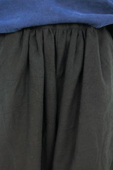 画像6: 【ササキチホ】アンティークリネン×染め　裾タック　バレルパンツ（黒） (6)