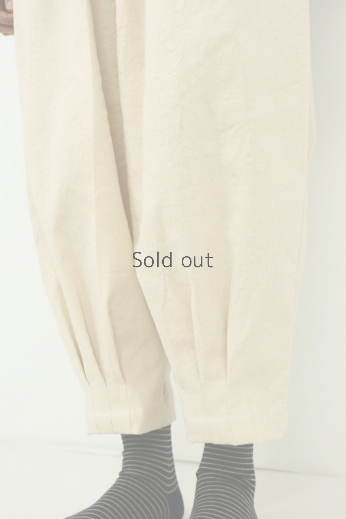 画像6: 【ササキチホ】アンティークリネン　裾タック　バレルパンツ（生成り） (6)