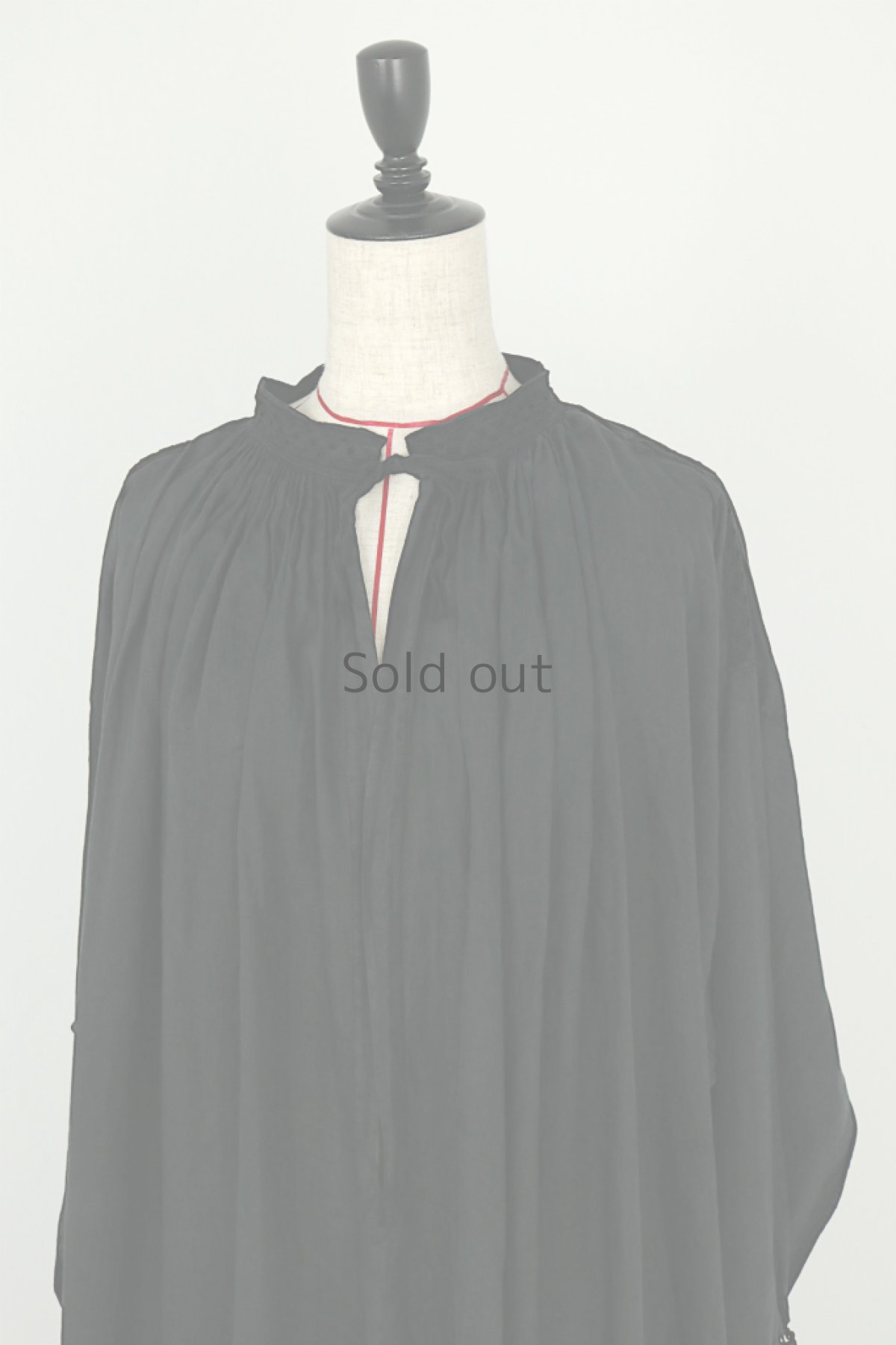 画像3: 【フランス】アンティークリネン×染め 20世紀初頭の教会用ロングスモックドレス(黒) (3)