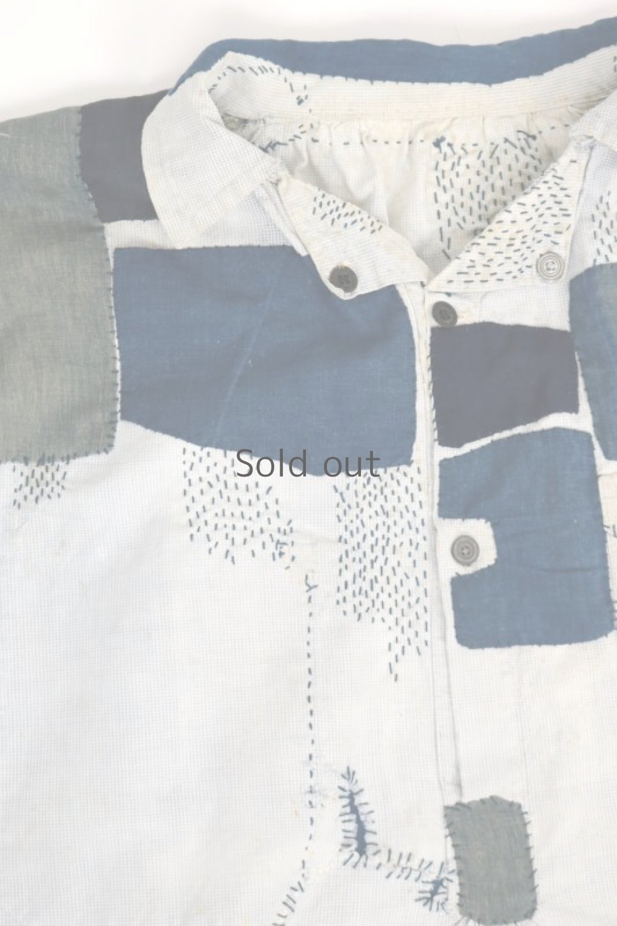 画像2: 【MITSUGU SASAKI】ビンテージリメイク+古布　藍染パッチワーク　半袖ブッチャーシャツ (2)