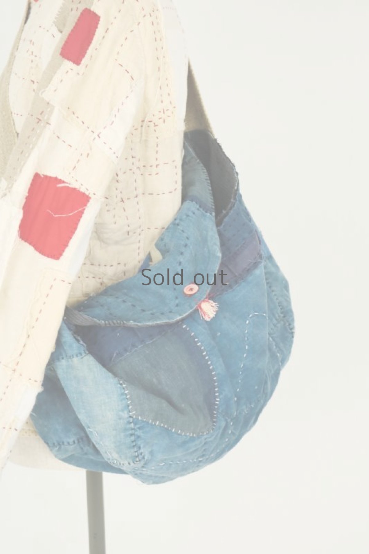 画像14: 【MITSUGU SASAKI】BORO古布　刺し子ショルダーバッグ（藍染と麻） (14)