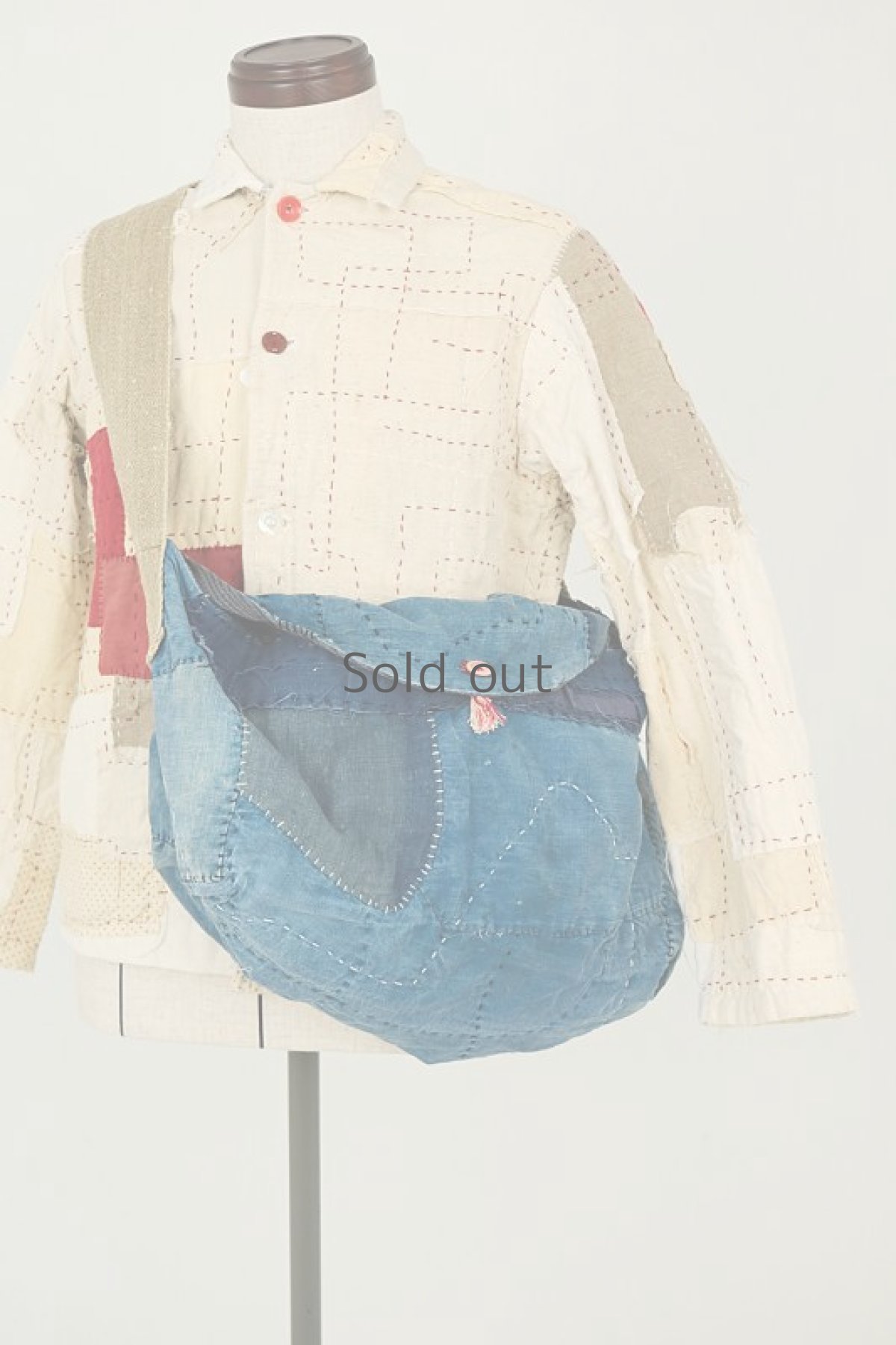 画像12: 【MITSUGU SASAKI】BORO古布　刺し子ショルダーバッグ（藍染と麻） (12)