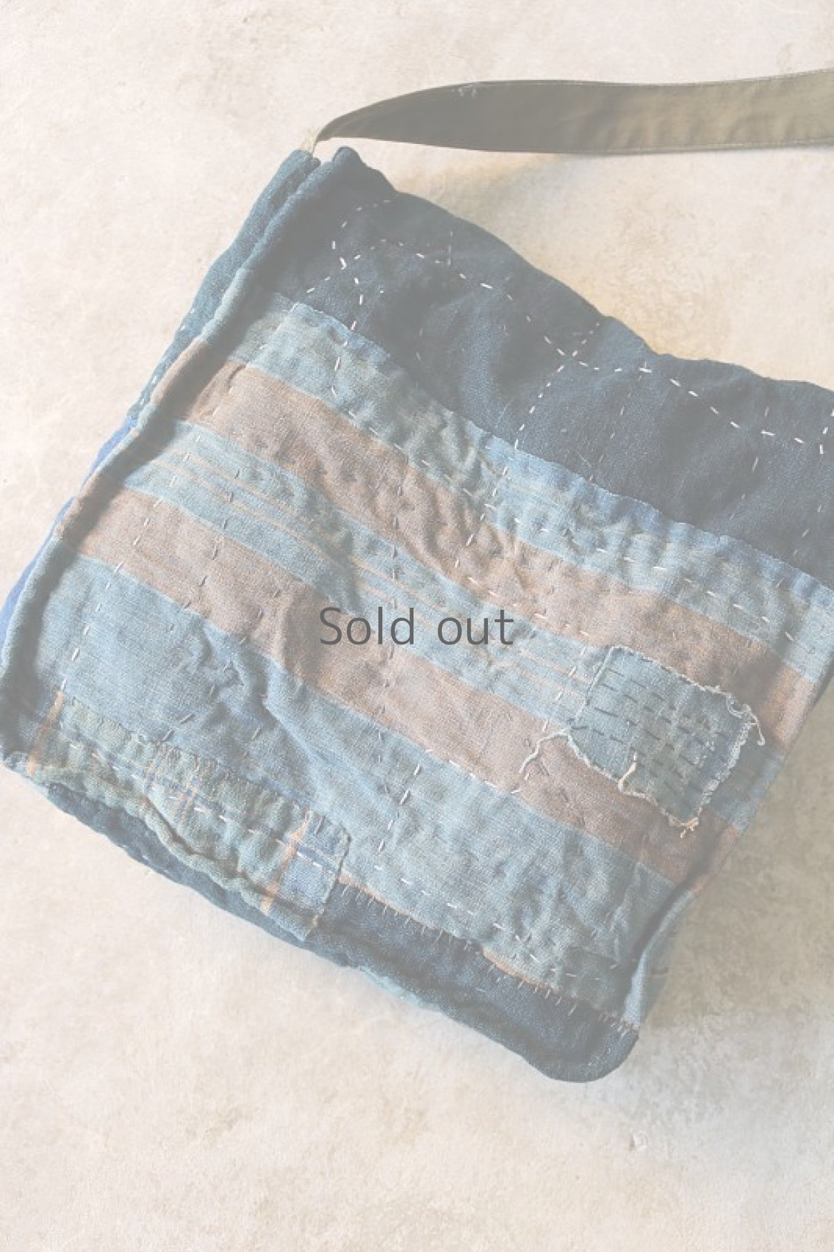 画像9: 【MITSUGU SASAKI】ビンテージリメイク×古布　ブルガリア軍のパッチワーク古布ショルダーバッグ (9)