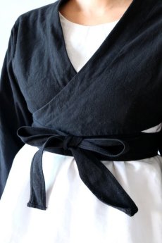 画像8: 【ササキチホ】アンティークリネン×染め 短上衣（黒） (8)