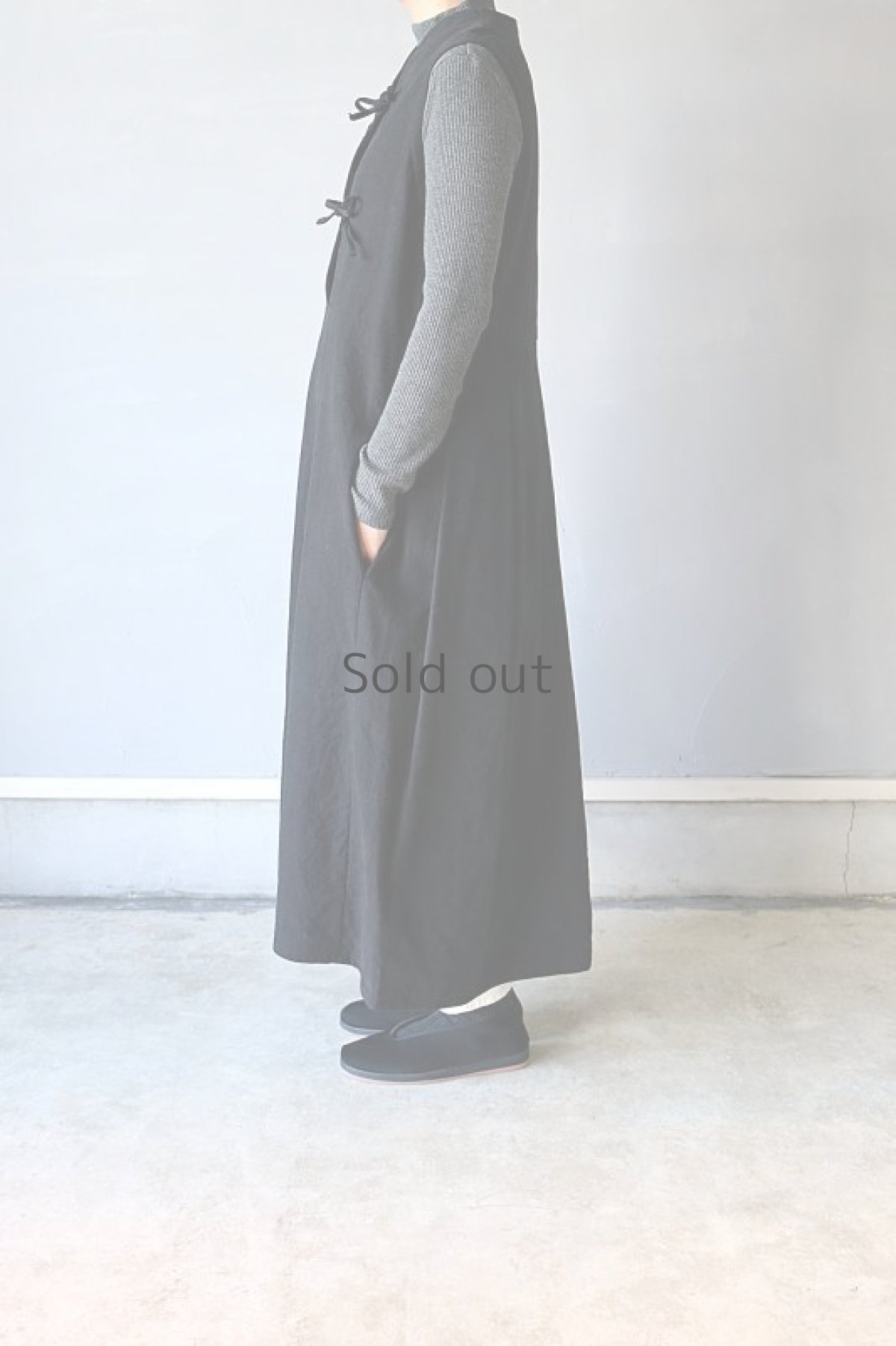 画像6: 【ササキチホ】アンティークリネン×染め　モンゴリアンノースリーブワンピース（黒色） (6)