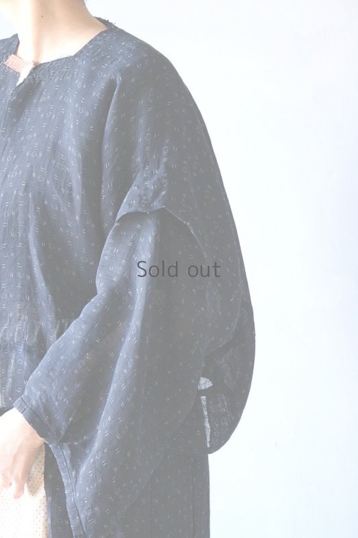 画像4: 【ササキチホ】キモノリメイク　ブラウス（藍の麻） (4)