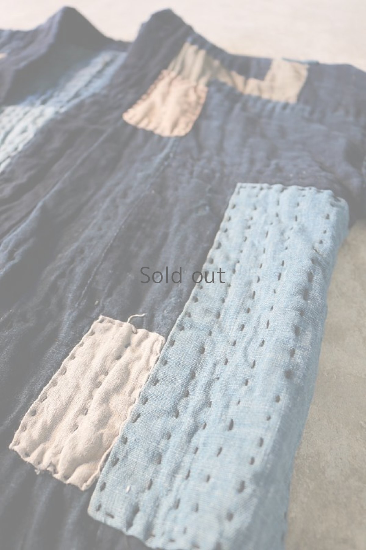 画像8: 【MITSUGU SASAKI】藍染古布　刺し子リペアのリバーシブル野良着 (8)