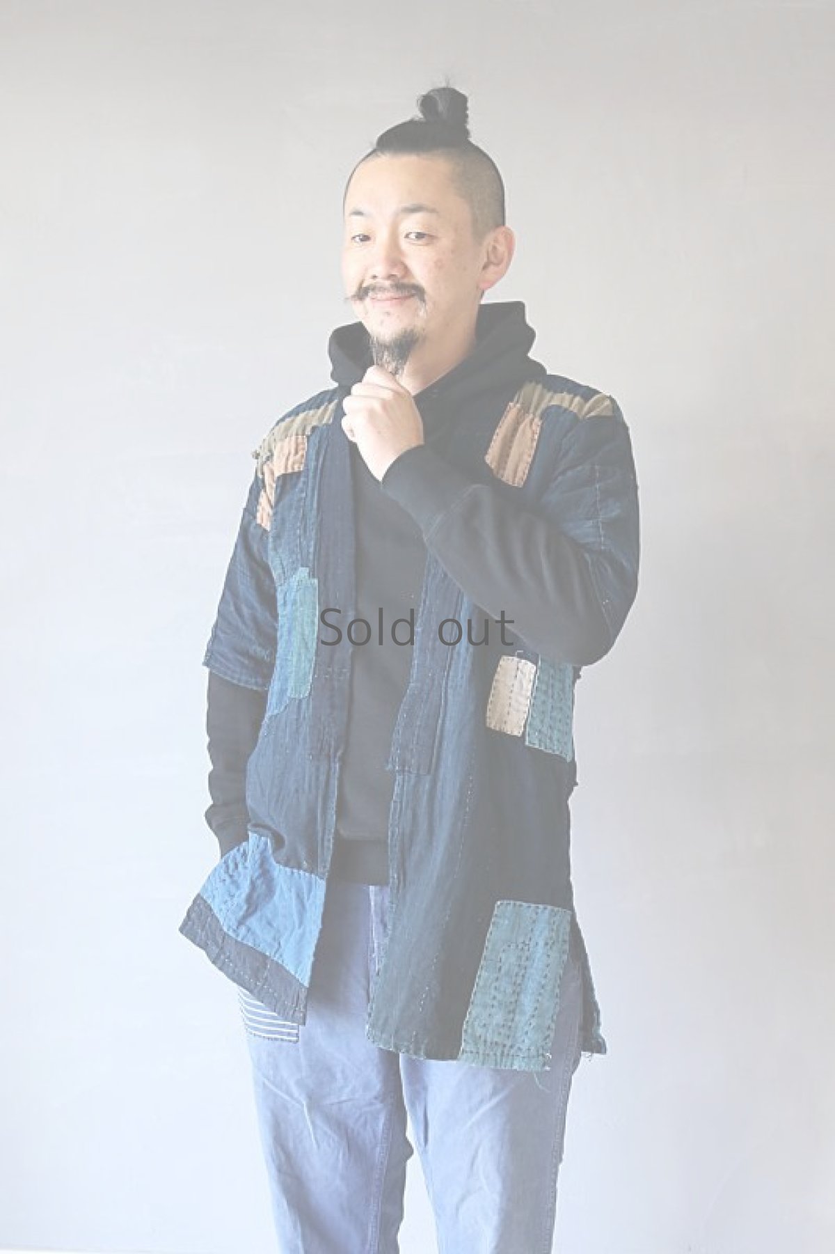 画像16: 【MITSUGU SASAKI】藍染古布　刺し子リペアのリバーシブル野良着 (16)