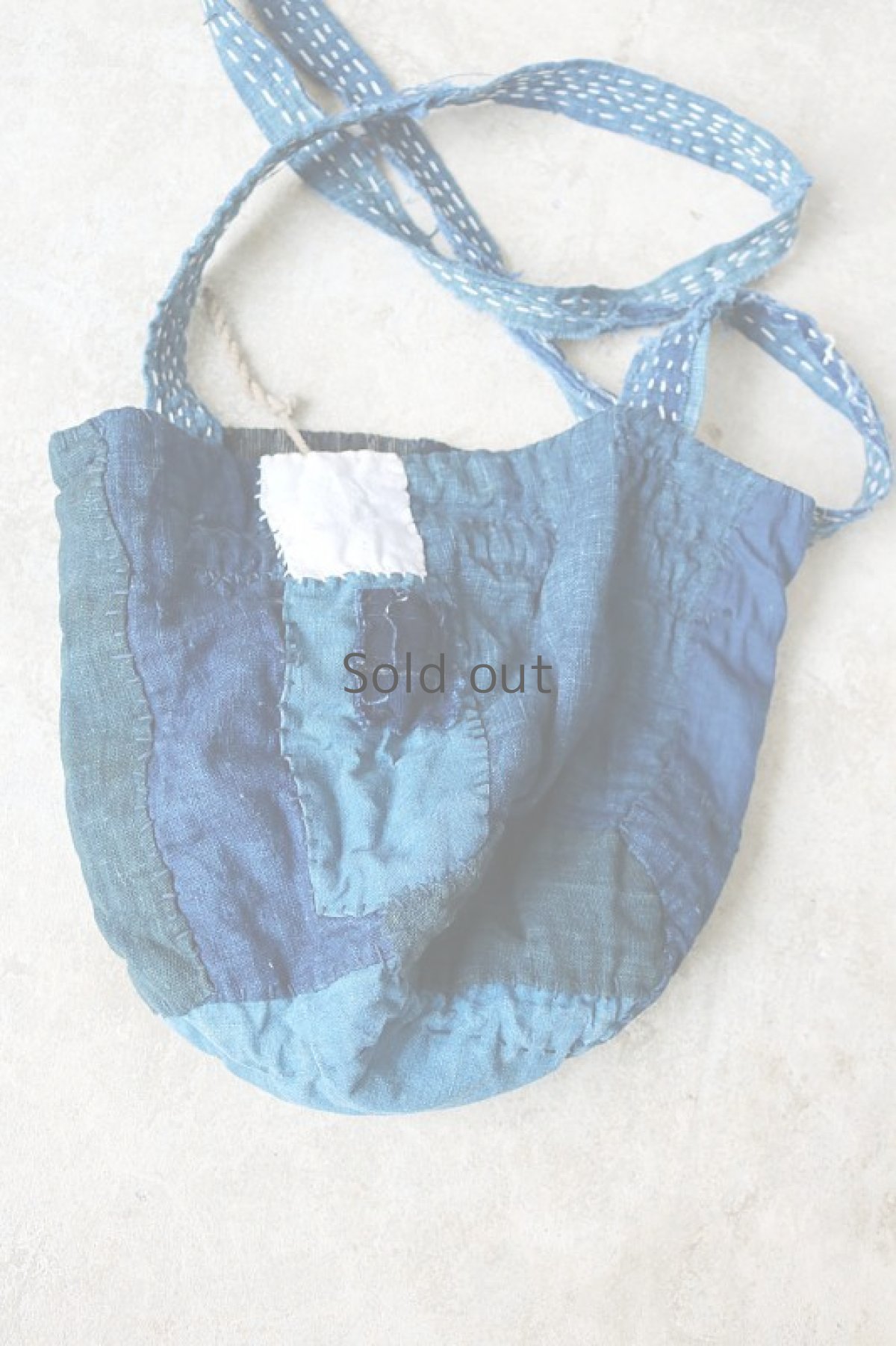 画像10: 【MITSUGU SASAKI】BORO古布　パッチワーク米袋の小さめリバーシブルショルダーバッグ (10)