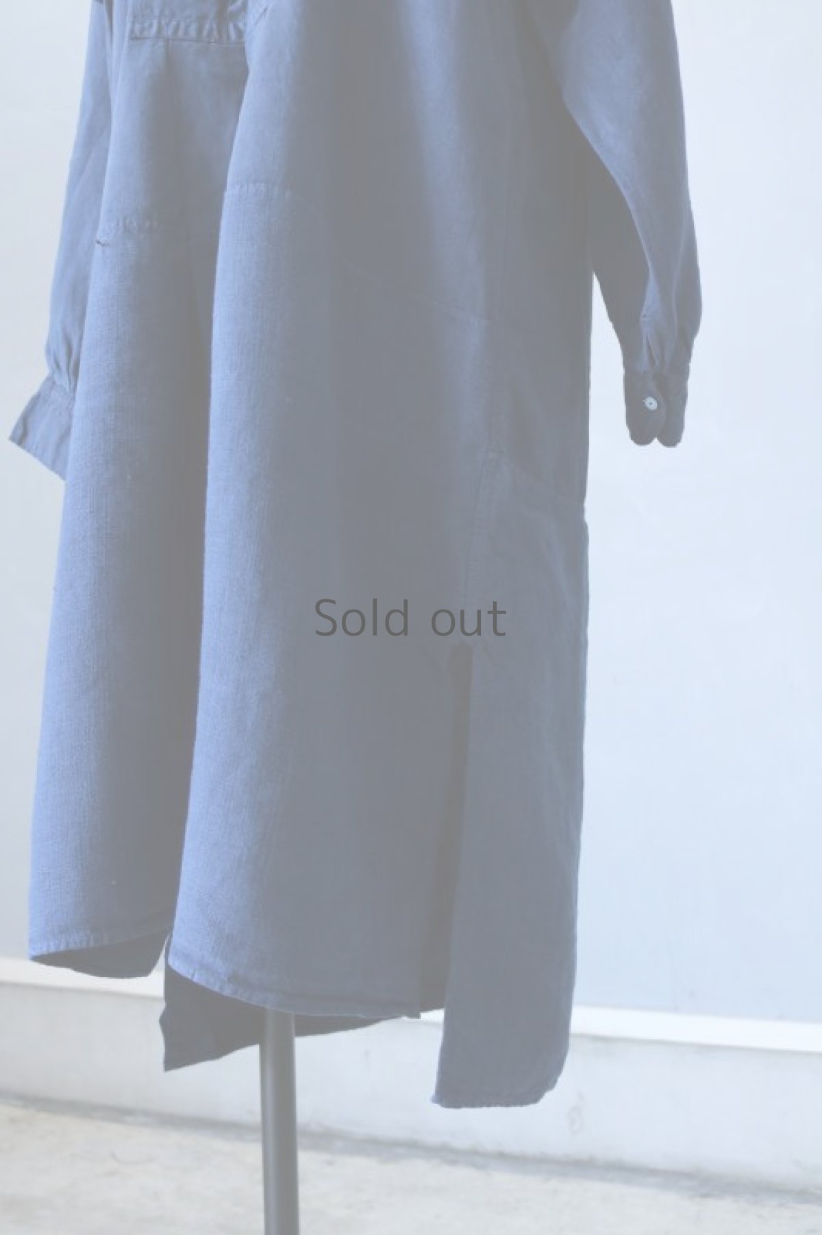 画像7: 【フランス】２０世紀初頭のアンティークリネン×染め　パッチワークスモックロングシャツ（紺色） (7)