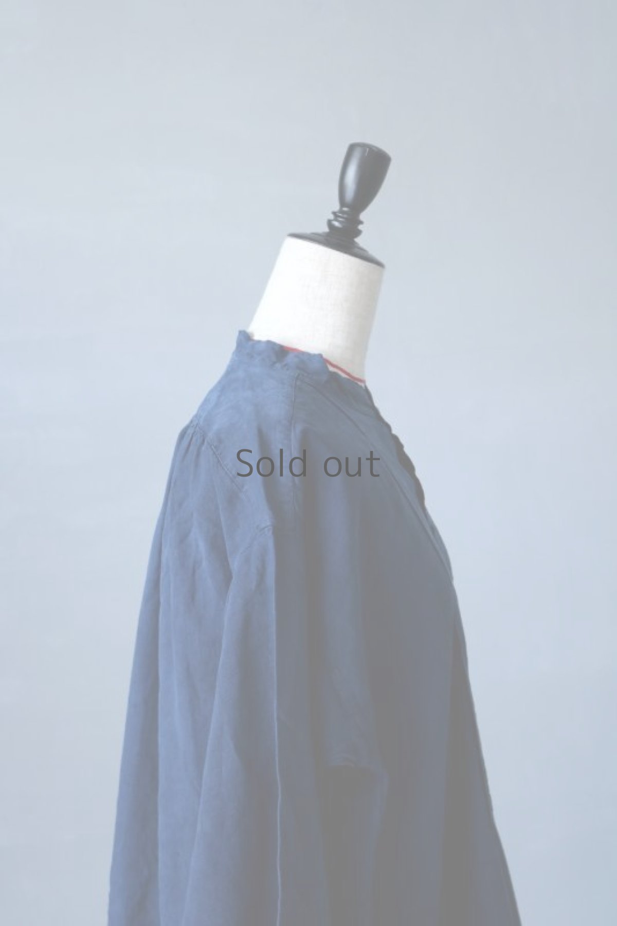 画像9: 【フランス】２０世紀初頭のアンティークリネン×染め　パッチワークスモックロングシャツ（紺色） (9)