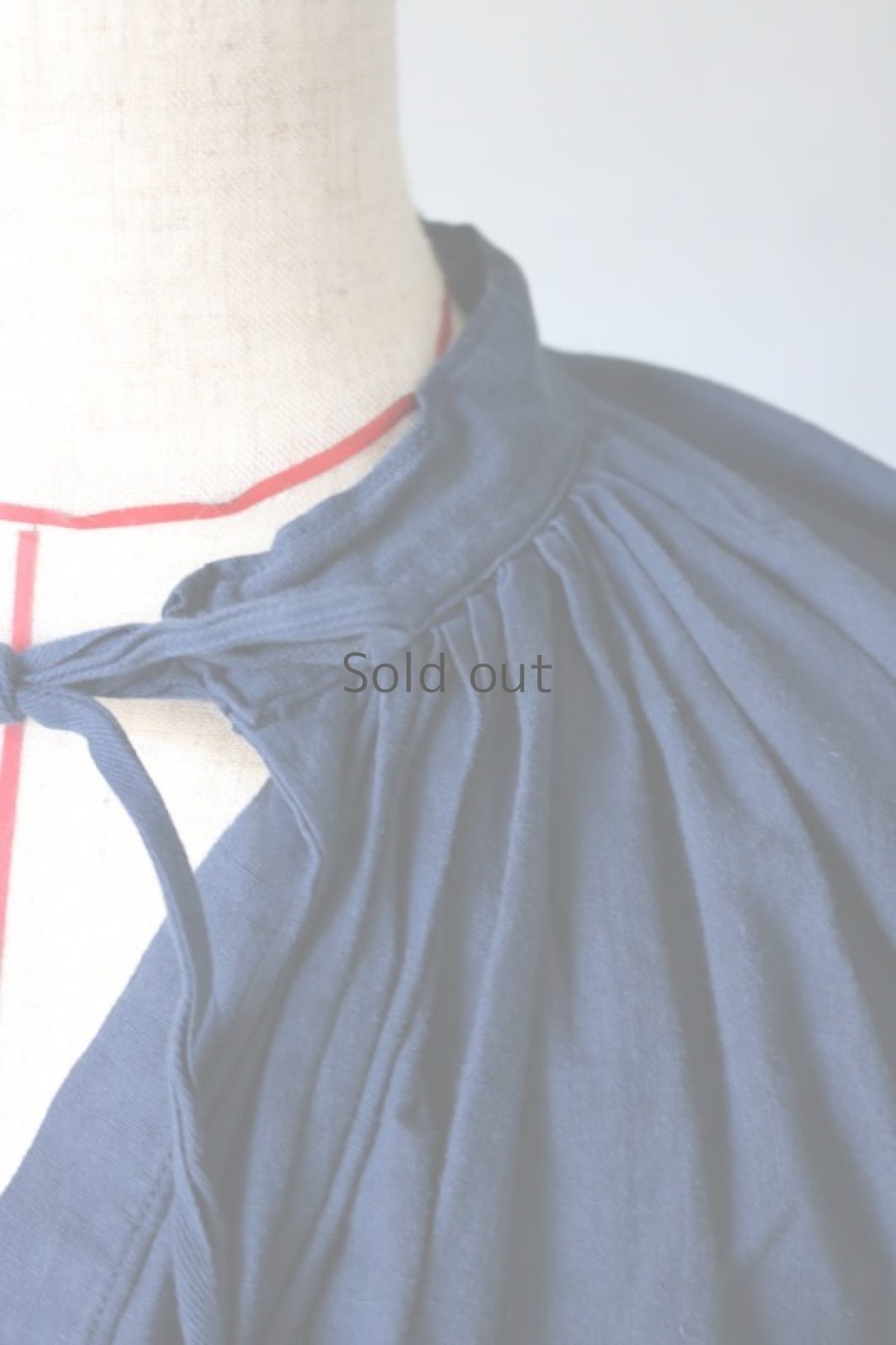 画像4: 【フランス】２０世紀中期の教会用ロングスモックドレス（後染め/紺色） (4)