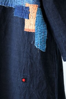 画像10: 【MITSUGU SASAKI】アンティークリネン ×古布×染め　刺し子パッチワーク　ナイトドレス（紺） (10)