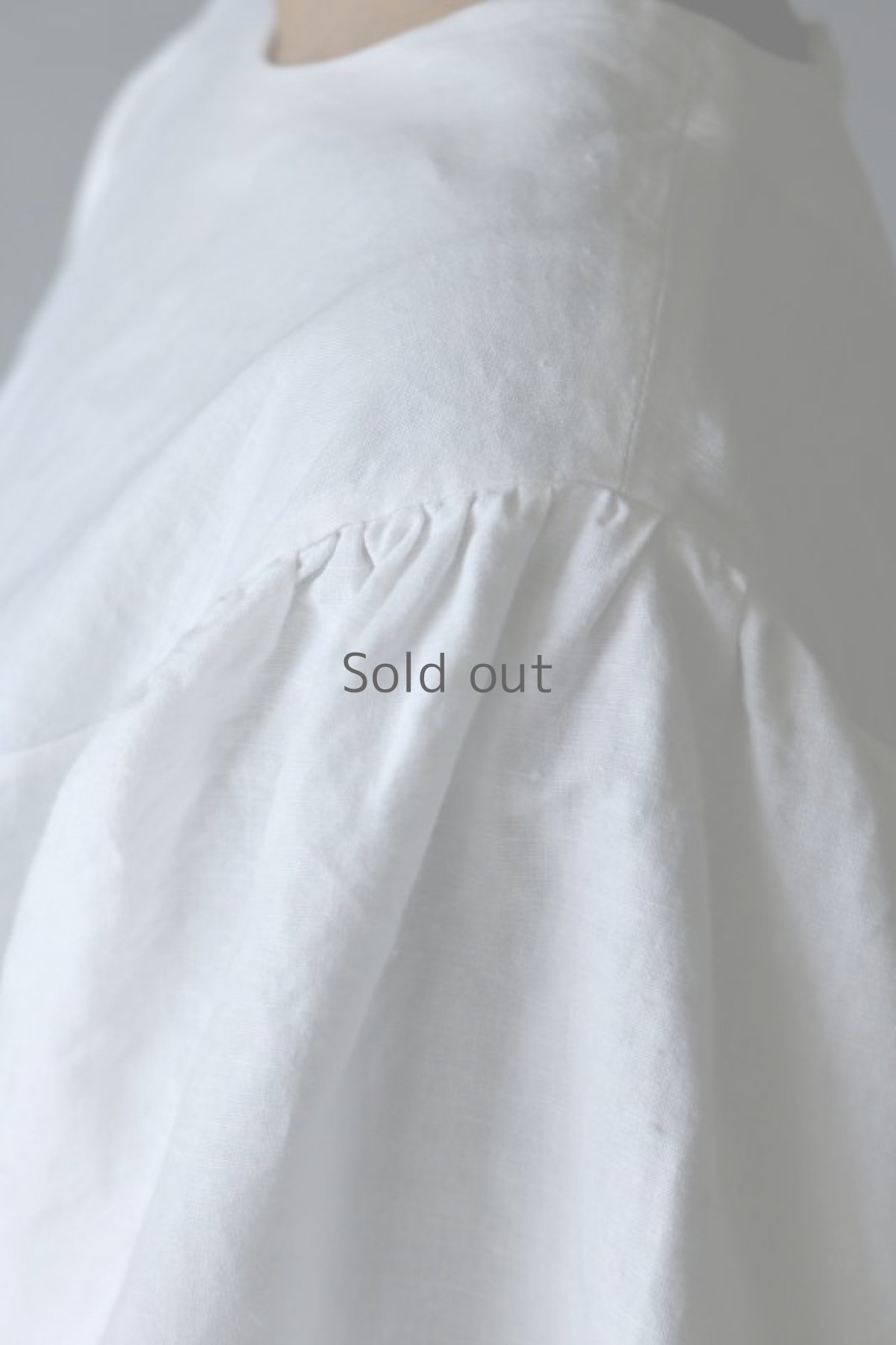 画像6: 【ササキチホ】アンティークリネン　ボリューム袖　背中ボタンブラウス（白） (6)