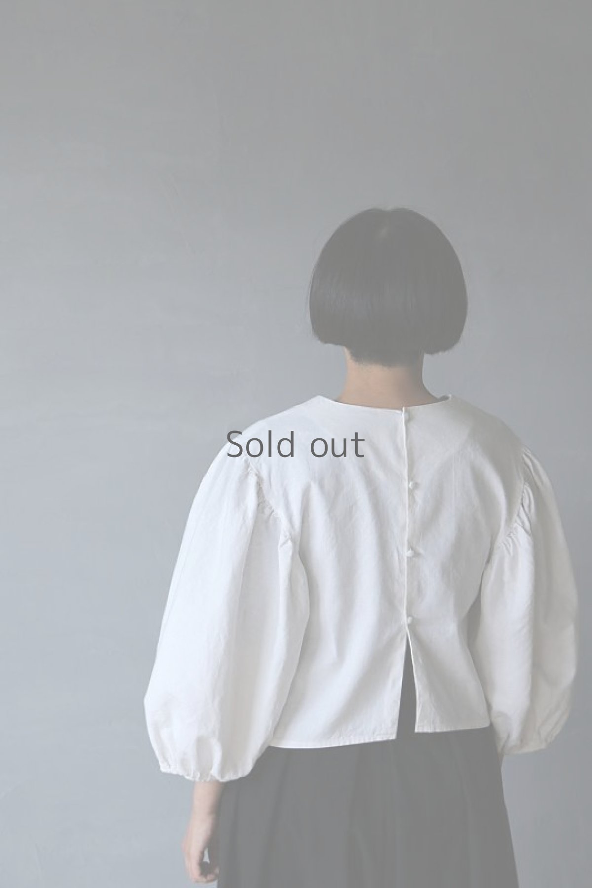 画像13: 【ササキチホ】アンティークリネン　ボリューム袖　背中ボタンブラウス（白） (13)