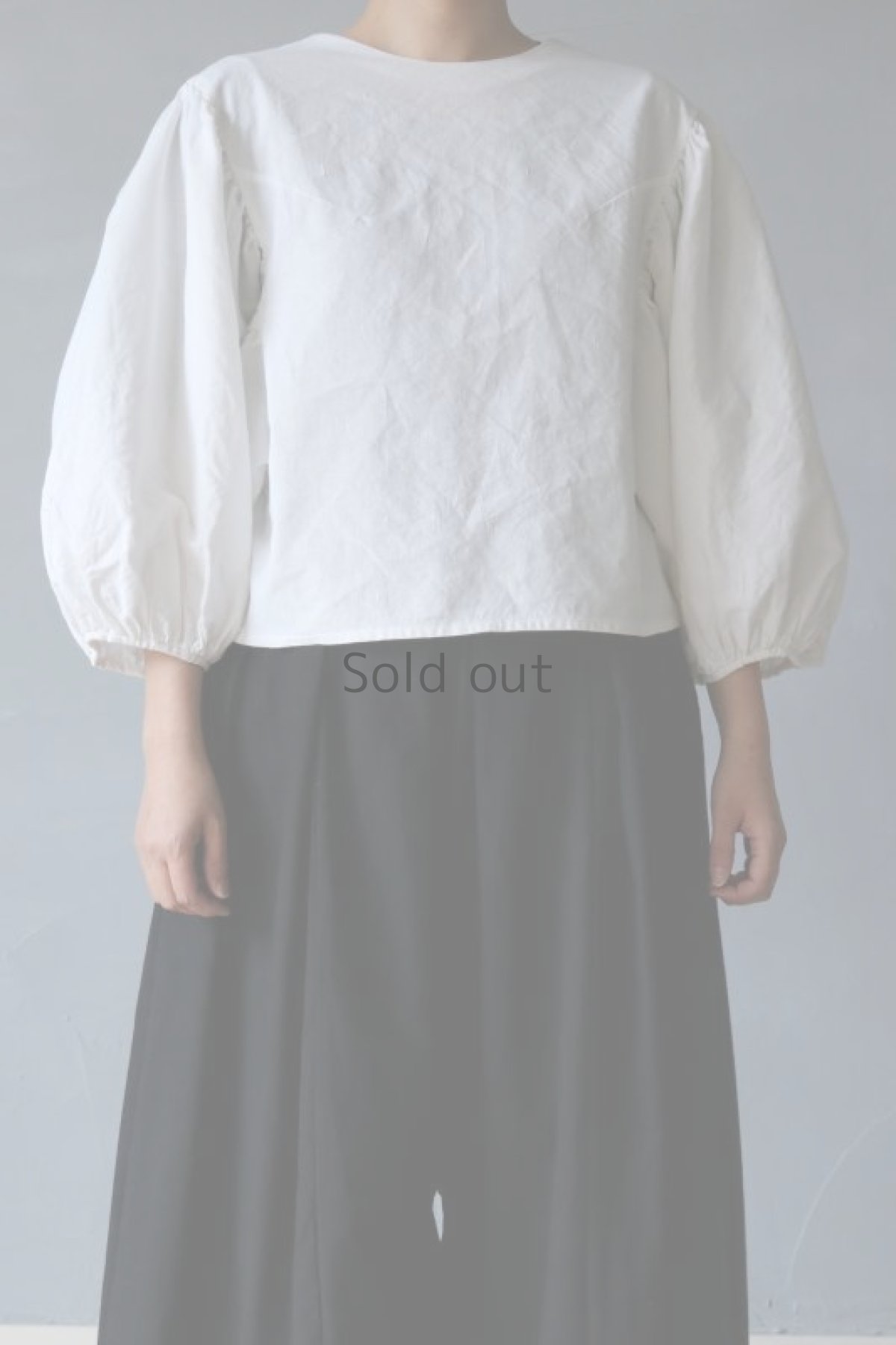 画像3: 【ササキチホ】アンティークリネン　ボリューム袖　背中ボタンブラウス（白） (3)