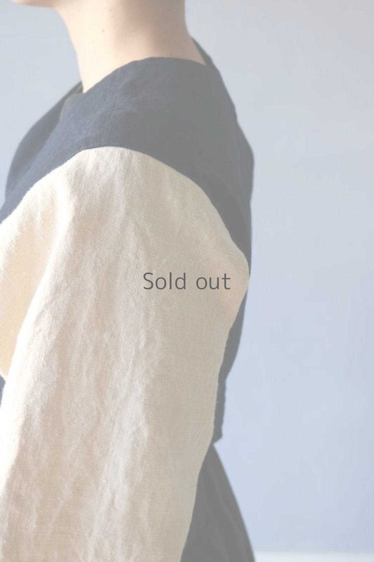 画像12: 【ササキチホ】アンティークリネン×染め 短上衣（生成りと紺） (12)