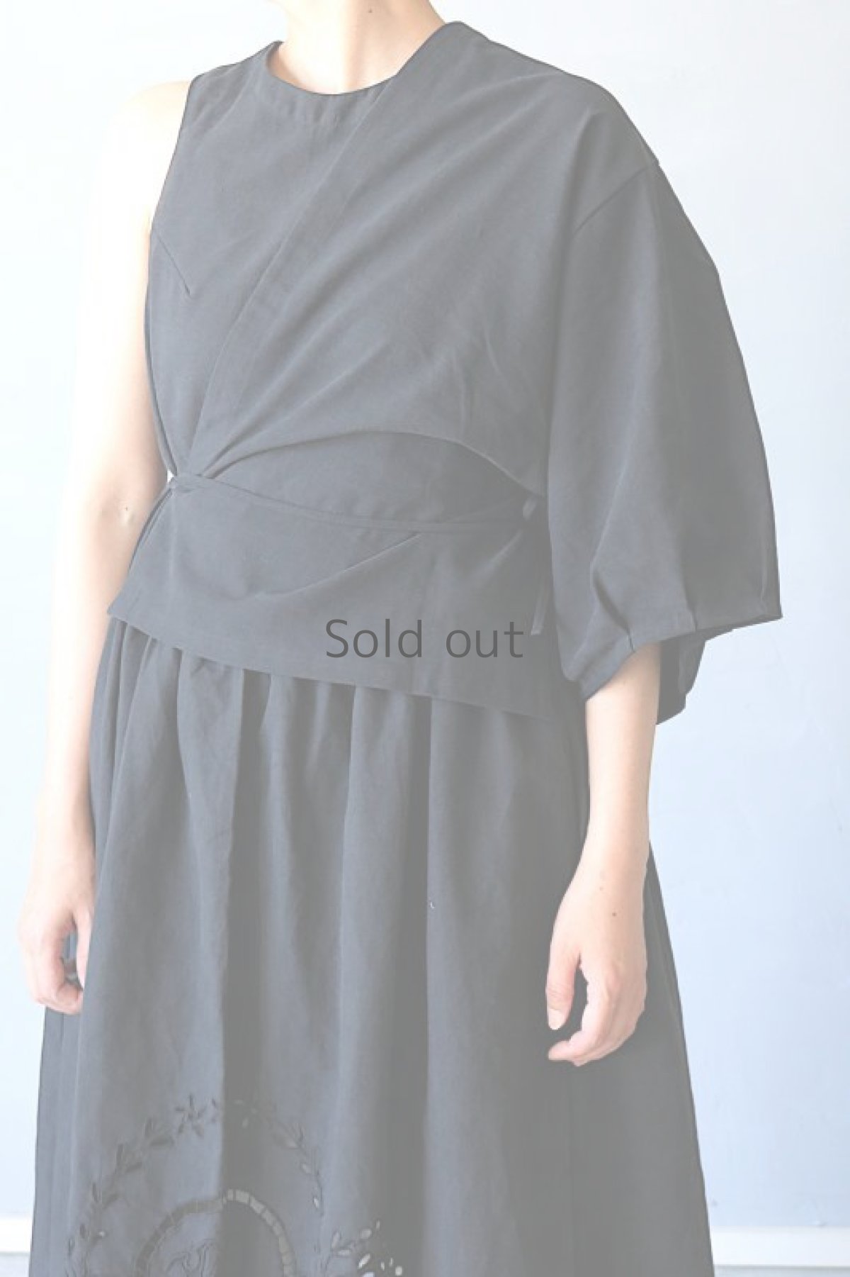 画像2: 【ササキチホ】アンティークリネン×染　半身ブラウス(ブラック) (2)