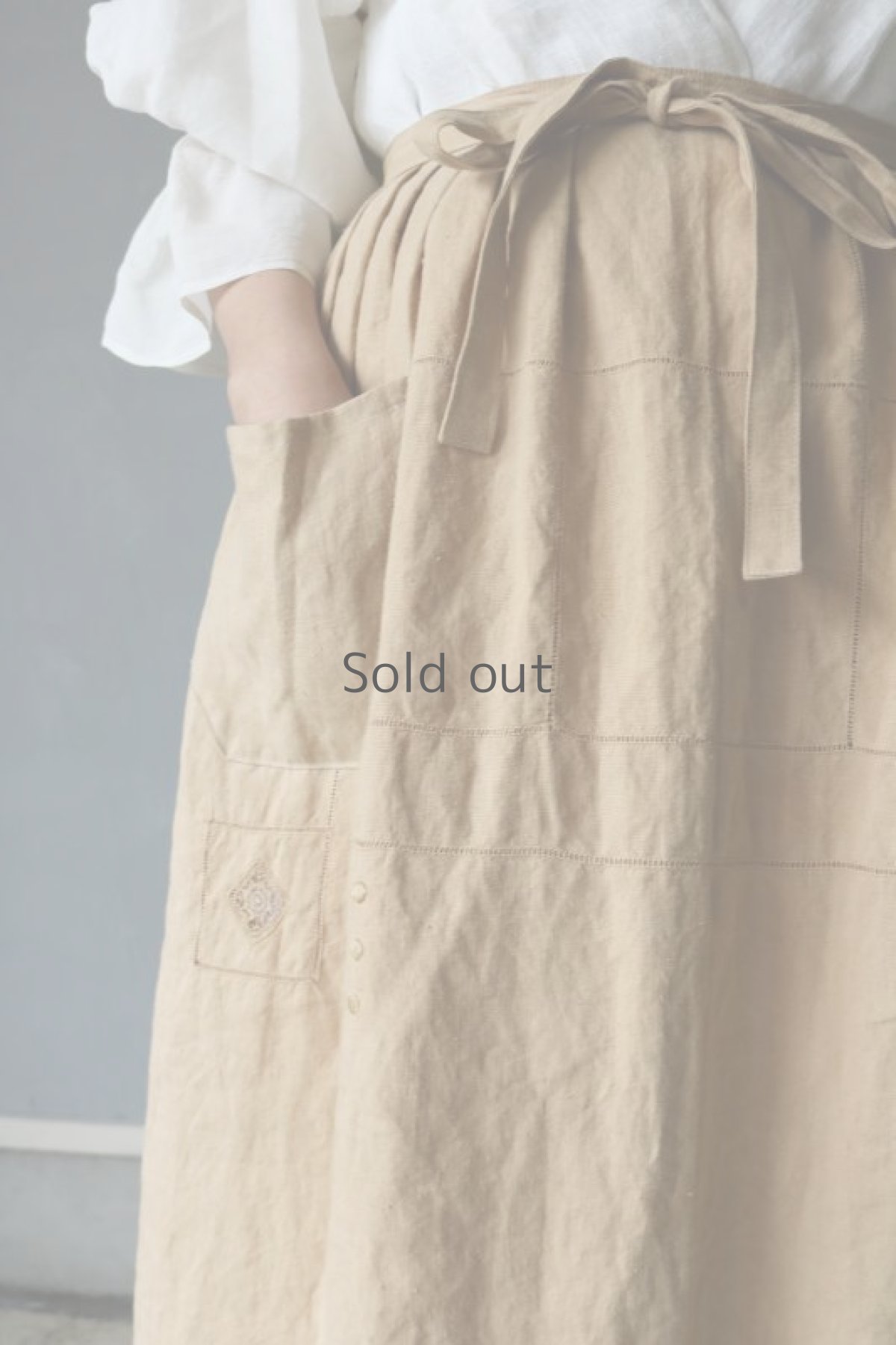 画像4: 【ササキチホ】アンティークリネン×染　レースワークエプロン（ベージュ） (4)